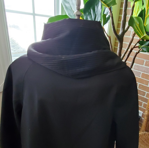 Novelti vintage mock hood black coat 🖤 - Picture 3 of 6